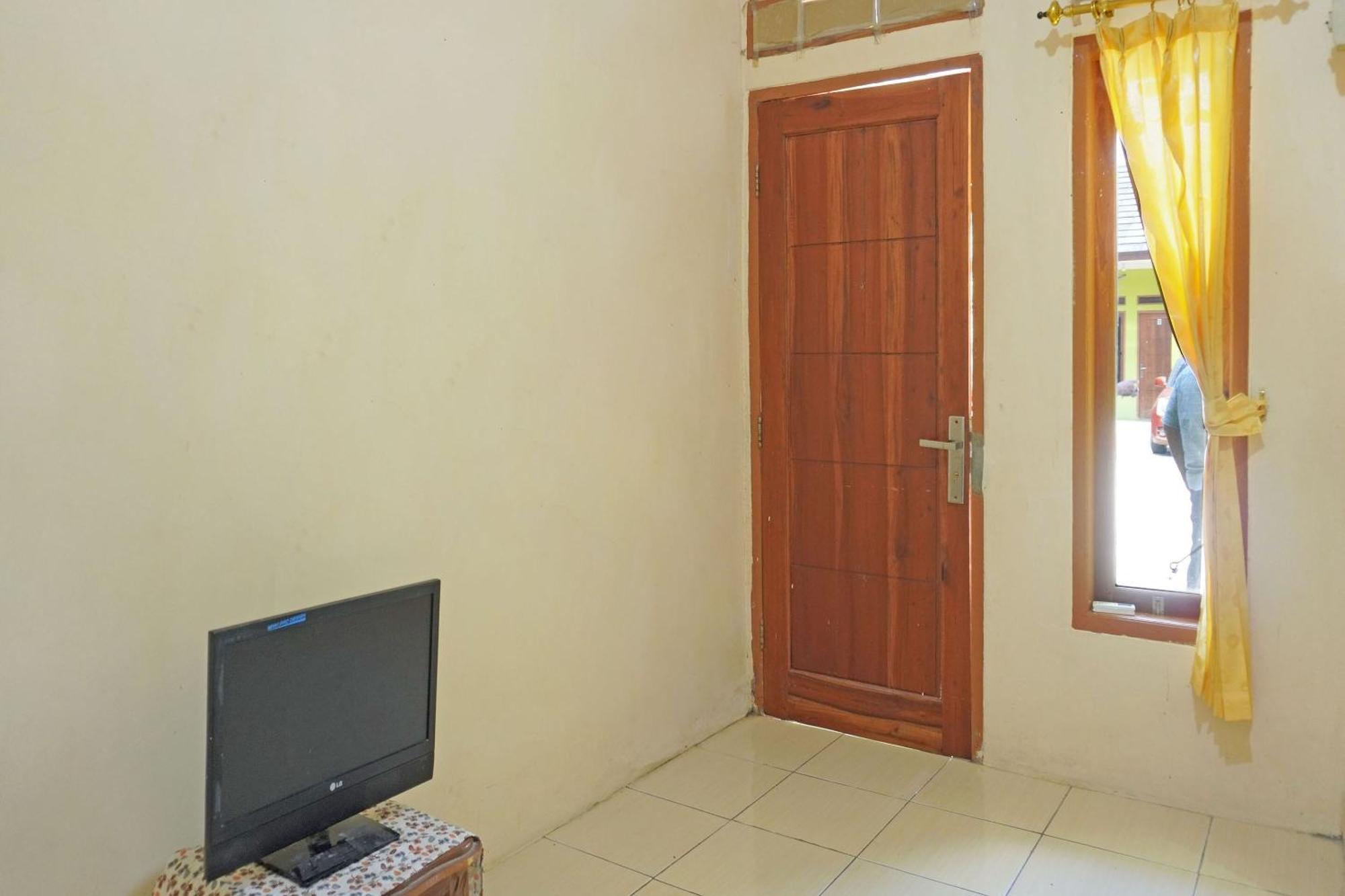 Oyo 91762 Green Home Stay Syariah Purwakarta Exteriér fotografie
